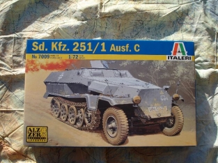 Italeri 7009  Sd.Kfz.251/1 Ausf.C